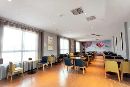 GreenTree Hotel (Jiyuan Tiantan Road Xinyao Plaza) Отели рядом с достопримечательностью «Wangwu Mountain»