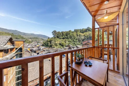 Guiyin Shanju Homestay (Zhaoxing Dong Village Scenic Area)