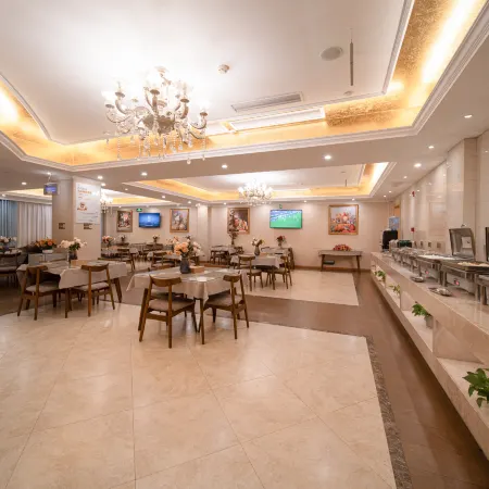 Vienna Hotel (Suzhou Xiaoxian Railway Station Zheshang Market Branch)