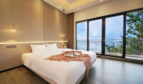 Fogangle Valley Phoenix Hot Spring Slide Pool Villa