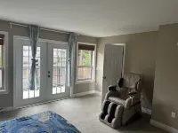 玫瑰小屋 Hotels in Port Coquitlam
