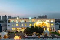 Secluded Courtyard Hotels in Chanhe Hui District