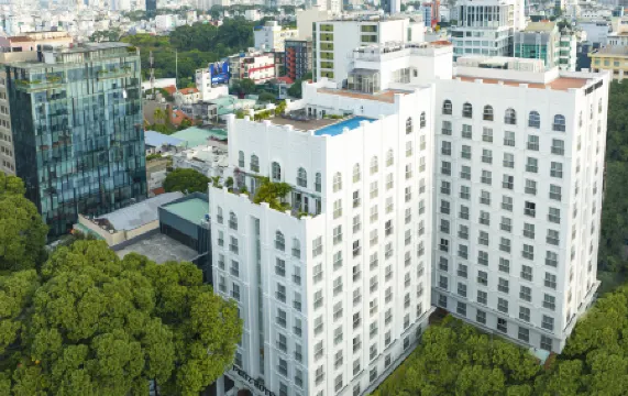 T-Ritz Saigon Hotel & Apartment Отели рядом с достопримечательностью «Музей жертв войны»