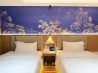 Taihe Mountain House Scenic Hotel (Xijiang Qianhu Miao Village West Gate Tourist Service Center)