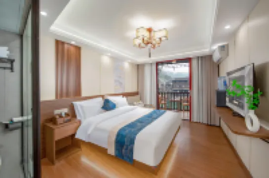 FengHuang Mengqi stilted building river view homestay Hotels in Fenghuang