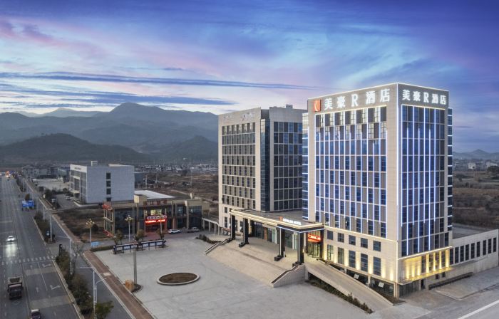 R ROYALSS HOTEL（Fuzhou Nancheng Branch)