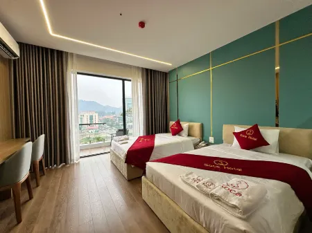 SOCA Hotel Lao Cai Отели рядом с достопримечательностью «Hồ Chí Minh Park»
