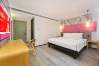 Ibis Hotel (Shenyang Middle Street Forbidden City)