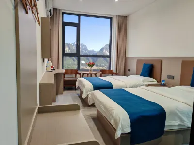 Muzi Boutique Hotel ( (Huashan Walking Trailhead))