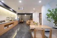 Dachang Business Hotel (Baoshan Wuyue Plaza High-speed Railway Station)
