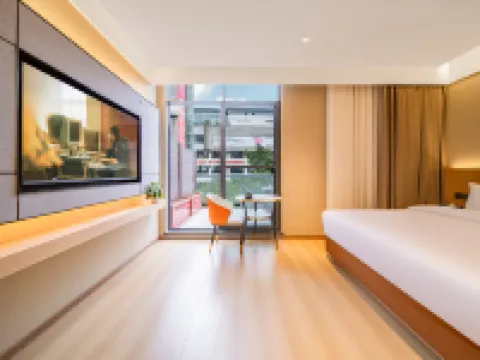 Jiangshang Mingzhu Hotel (Liziba Light Rail Station E'ling Second Factory) Hotels near Chongqing Bayu Mingbian Culture Art Museum