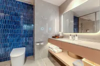 Xianyang Rainbow Hotel (Huitong Cross Longhu Rainbow Park Commercial Street) - balcony