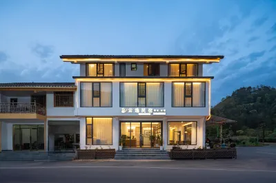 salad days hotel