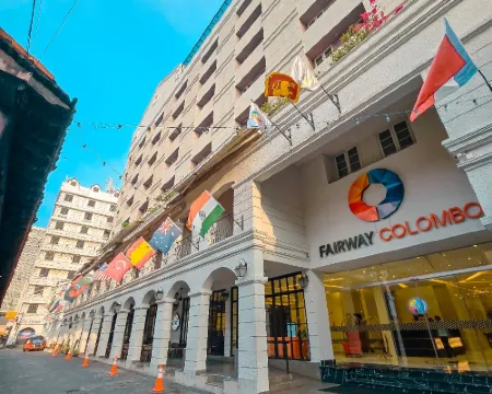 フェアウェイ コロンボ - スリランカズ ファースト ホテル ウィズ ロボット テクノロジー コロンボのホテル