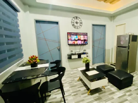 Amplayo Apartelle 2-BR Unit Hotels in 