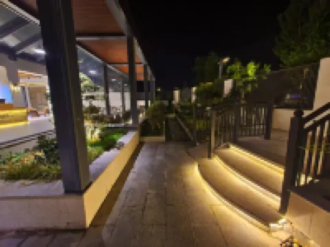 衛輝迎薰小築城市民宿  （鎮國塔店）