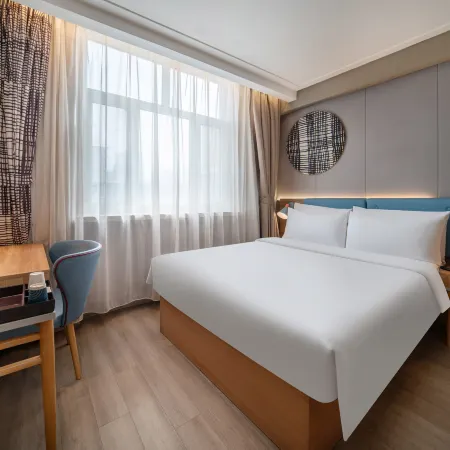 Hejilai  Hotel (Korla Youth Road People's Square)