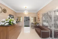 Peace Luxury Hotel and Apartment Hotel di Municipal Area Coun