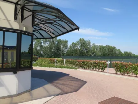 Hotel Motel Piu' Отели рядом с достопримечательностью «Duomo di Crema»