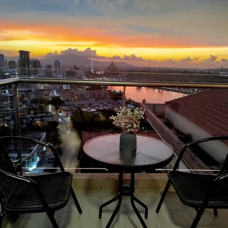 Kuching City Center Riverine Apartment With Balcony & City Views