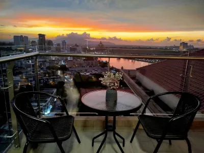 Kuching City Center Riverine Apartment With Balcony & City Views