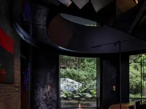 YOLO Eling Art Gallery Hotel（Erling No. 2 Factory Cultural and Creative Park Store）