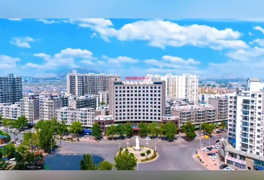 輝縣尚泉臻品酒店（李時珍像店）