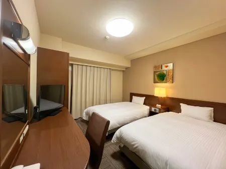 Hotel Route-Inn Hirosaki Joto Отели в г. Хиракава