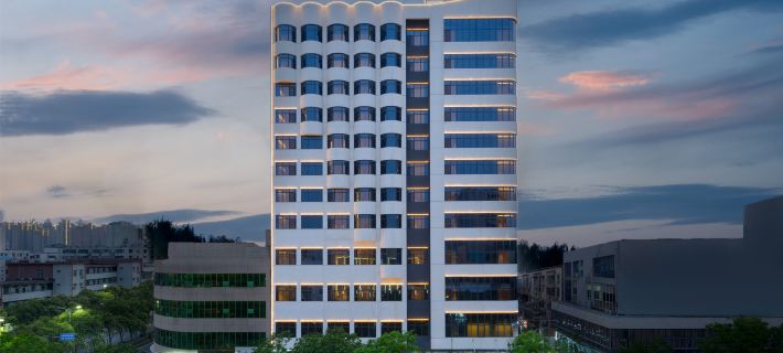 Xuchang Fat Donglai Times Square Cao Wei Ancient City Atour Hotel Hotels in Xuchang