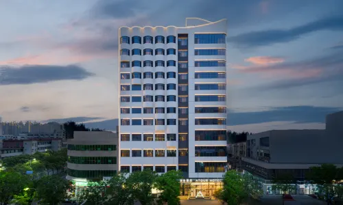 許昌胖東來時代廣場曹魏古城亞朵飯店