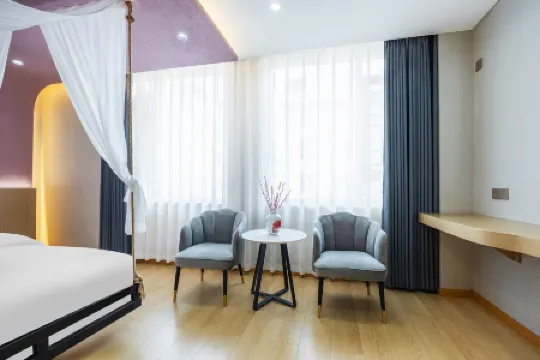 Zhaotong Zhaoyang Eight View Hotel