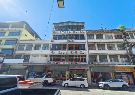 Hotel O Malaysia Hotel Отели рядом с достопримечательностью «Agnes Newton Keith Home»