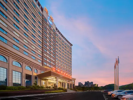 Yongxing Rongyu International Hotel Отели рядом с достопримечательностью «Yongxing Times Square»