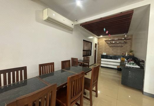 옐로벨 호텔 주변 SM 바탕가스 또는 거리 이미지