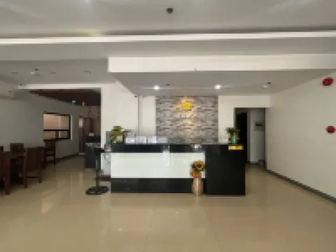 Yellowbell Hotel バタンガスのホテル