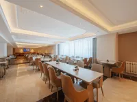 Vienna Classic Hotel (Zhongsujin Street Store, Manzhouli)
