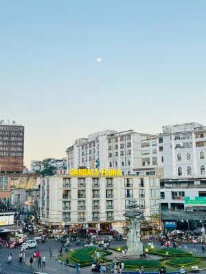 Sandals Flora Hotel Hotel di Dalat