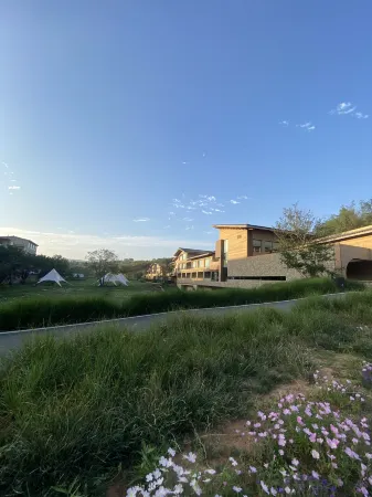 Luoyang Qingmo Yuelong Valley Resort Hotel Отели рядом с достопримечательностью «Xiangshan Temple»