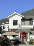 Mountain Lodge Tea-themed Stay