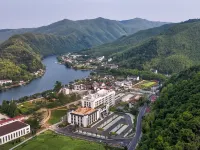 Blossom Hill · Xiao Wu, Wannan Sichuan-Tibet Line, Ningguo, Anhui Hotels near Xijin Ferry