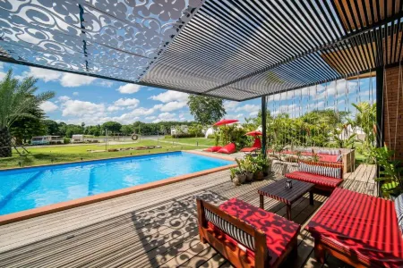 The Campster Kanchanaburi Отели в г. Dan Makham Tia