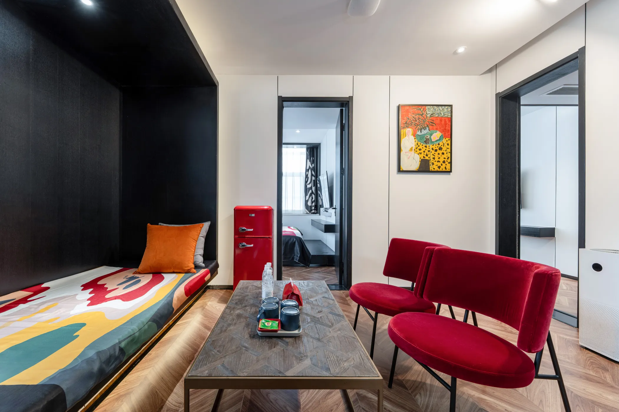 HÉONIC HOTEL & SUITES - Exclusive 2-3 Bedroom Family Suites+Curated Itineraries+Cat Coffee Zimmer Photos