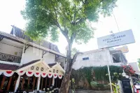 Hotel Limaran 1 Hotels in Gondomanan