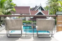Howard Johnson by Wyndham Phuket Naiyang Hôtels à : Phuket
