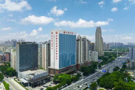 Soluxe Hotel