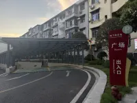 Xifeng Hotel (Ningzhou Ancient City) - parking