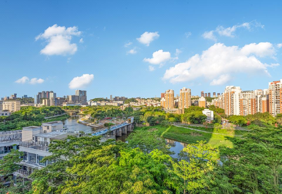 그랜드 스카이라이트 인터내셔널 호텔 관란의 고급스러운 로비 모습