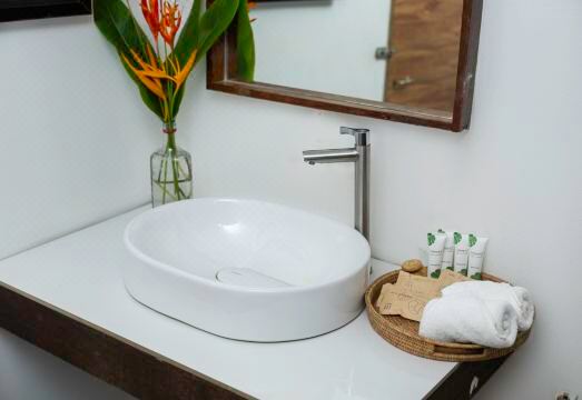 1. 롱 비치 리조트..