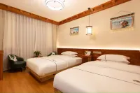 Zang Jinyue Lodge (Kangding Love Song Square Liuliu City Branch)