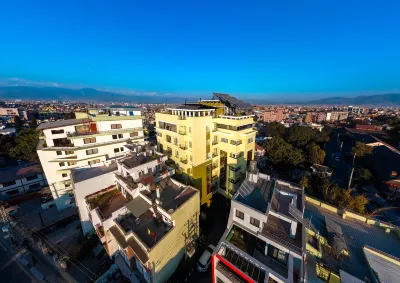 Suite Homes, Serviced Apartment Hotel فنادق في 